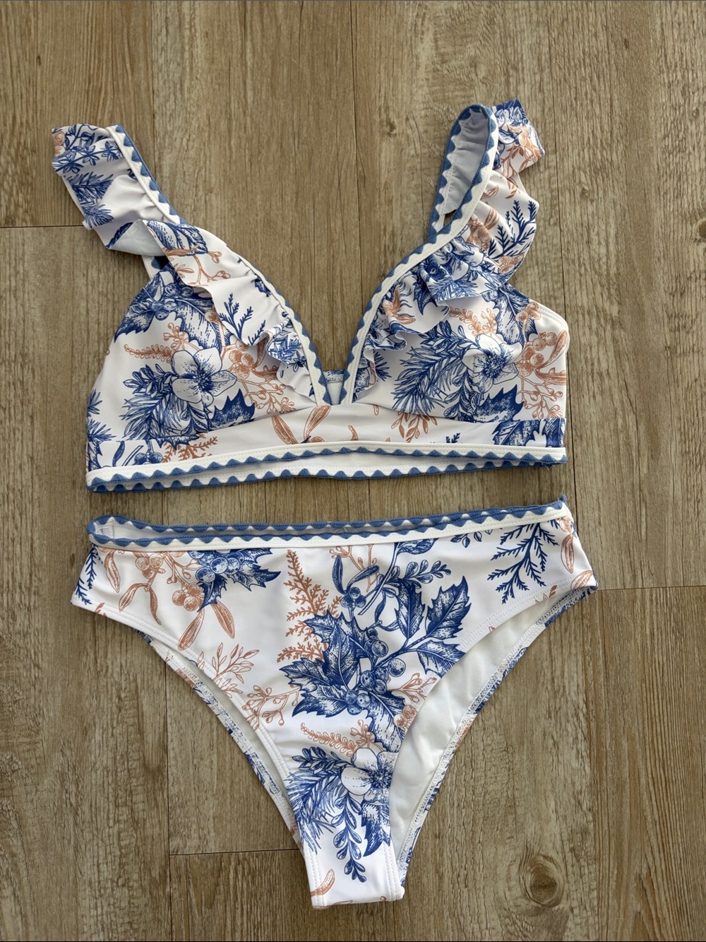CUPSHE Floral Ruffle Strap Bikini Set